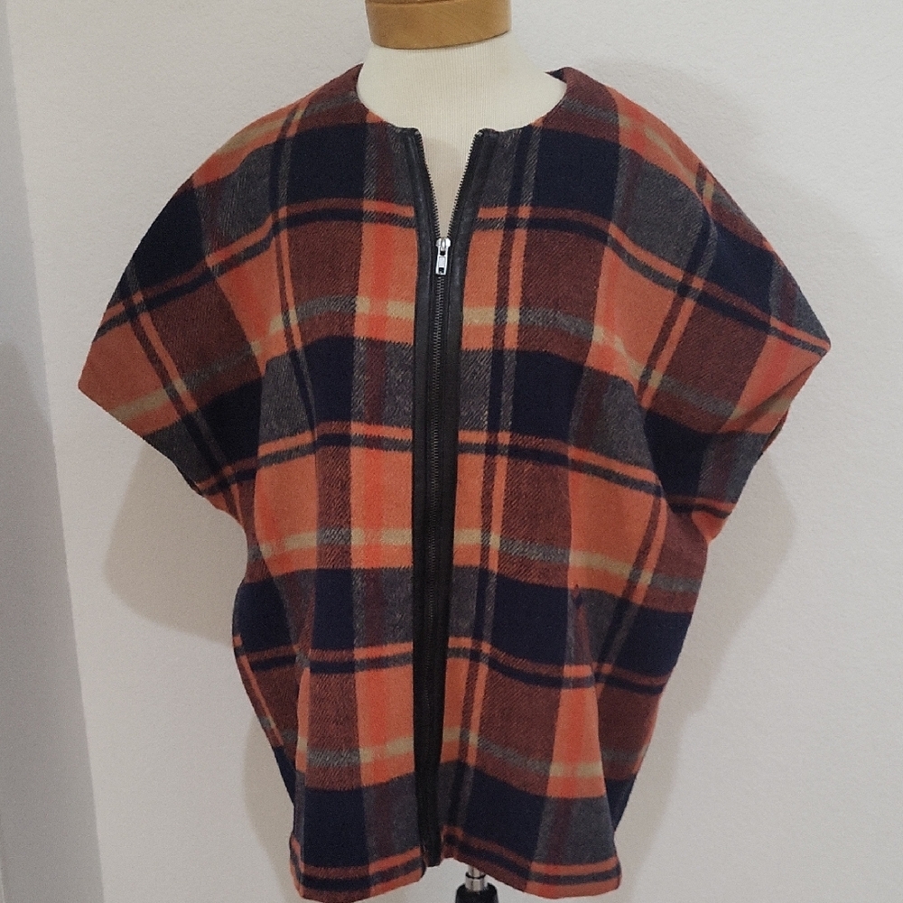 Andersen & Lauth Plaid Zip-Up Poncho